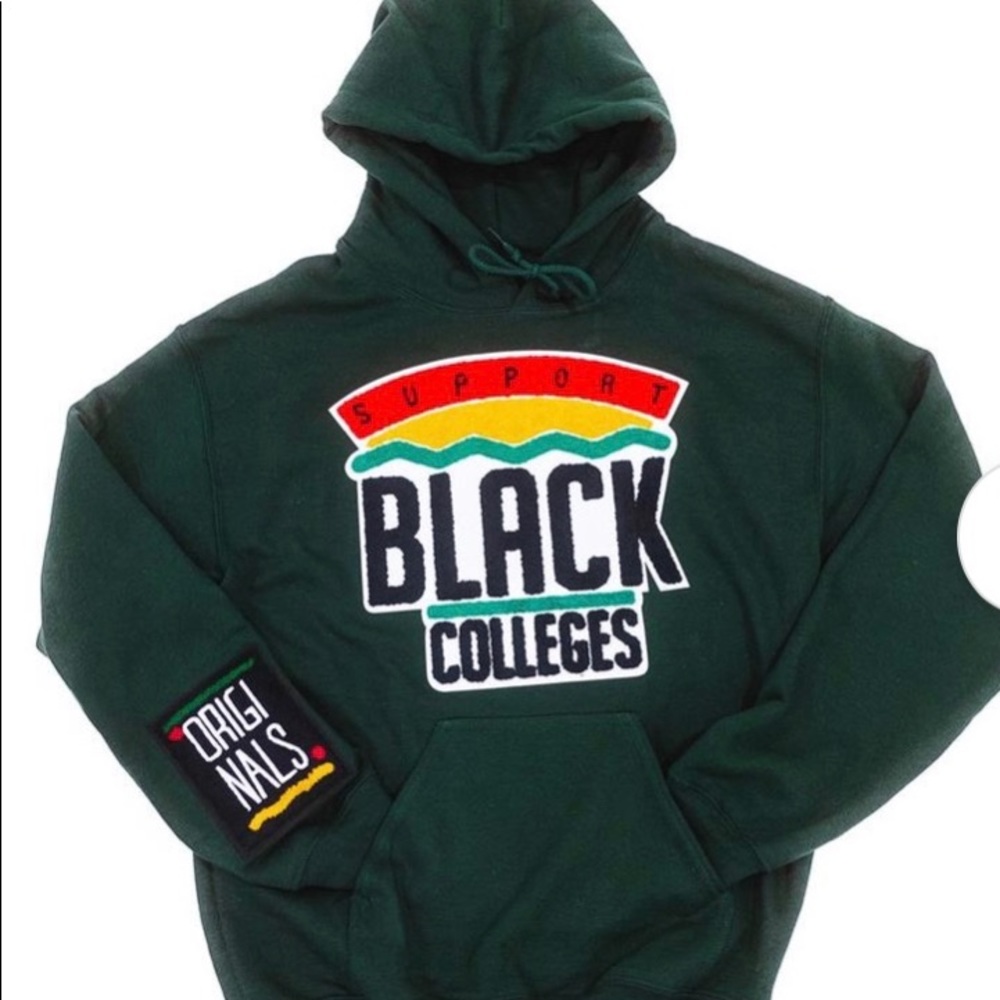 hoodie clean on sale it’s  60$ I’ll give u in 35